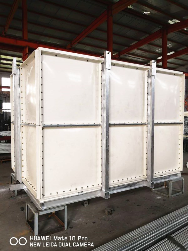 我們運(yùn)輸玻璃鋼水箱時應(yīng)該注意哪些問題？